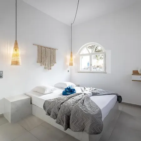 Golden View Villas 메갈로호리