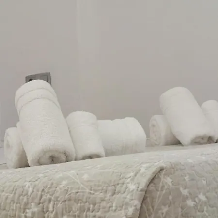 Golden View Villas 메갈로호리